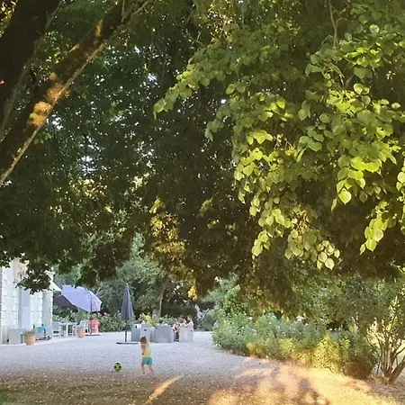 Chateau La Grave Bechade Holiday home Baleyssagues